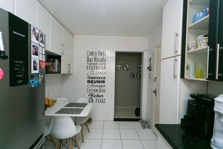 Apartamento à venda com 119m², 3 quartos e 2 vagas Apartamento à venda com 119m², 3 quartos e 2 vagasCozinha