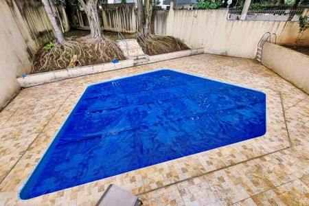 Apartamento à venda com 119m², 3 quartos e 2 vagas Apartamento à venda com 119m², 3 quartos e 2 vagasÁrea comum - Piscina