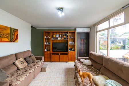 Casa à venda com 130m², 3 quartos e 4 vagasSala