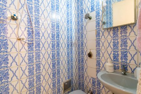 Casa à venda com 130m², 3 quartos e 4 vagasBanheiro de serviço