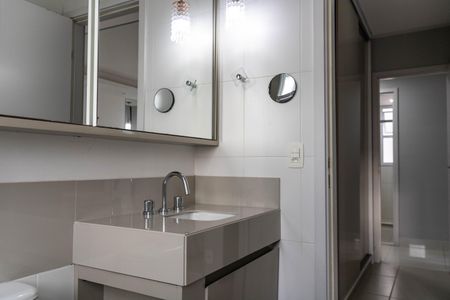 Apartamento à venda com 118m², 4 quartos e 2 vagasBanheiro da Suíte