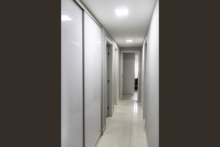 Apartamento à venda com 118m², 4 quartos e 2 vagasCorredor