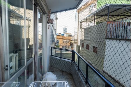Apartamento à venda com 78m², 2 quartos e 1 vagaVaranda