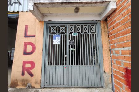 Casa para alugar com 250m², 2 quartos e 1 vaga Casa para alugar com 250m², 2 quartos e 1 vagaFachada