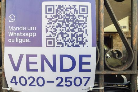 Casa à venda com 113m², 3 quartos e 2 vagas Casa à venda com 113m², 3 quartos e 2 vagasPlaca