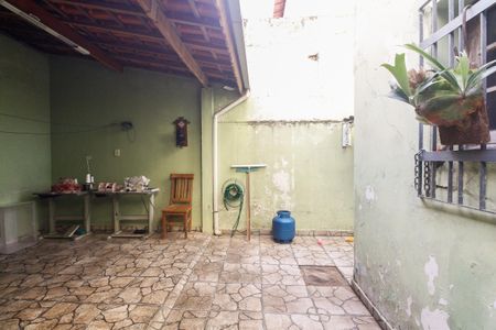 Casa à venda com 113m², 3 quartos e 2 vagas Casa à venda com 113m², 3 quartos e 2 vagasQuintal