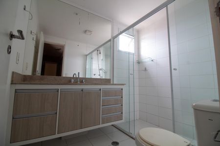 Apartamento para alugar com 160m², 4 quartos e 2 vagas Apartamento para alugar com 160m², 4 quartos e 2 vagasBanheiro da Suíte 2