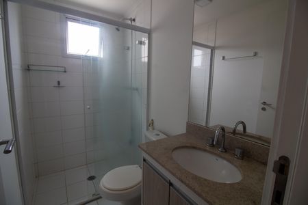 Apartamento para alugar com 160m², 4 quartos e 2 vagas Apartamento para alugar com 160m², 4 quartos e 2 vagasBanheiro da Suíte 1
