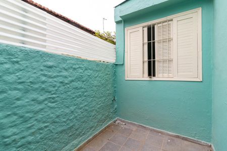 Casa para alugar com 110m², 3 quartos e 2 vagas Casa para alugar com 110m², 3 quartos e 2 vagasQuintal / Corredor Lateral