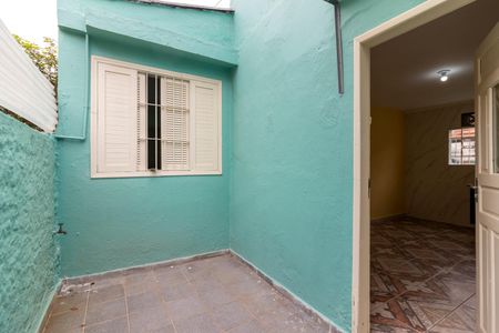 Casa para alugar com 110m², 3 quartos e 2 vagas Casa para alugar com 110m², 3 quartos e 2 vagasQuintal / Corredor Lateral