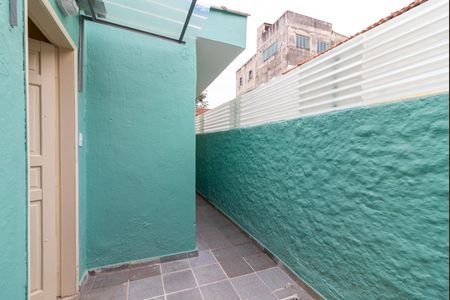 Casa para alugar com 110m², 3 quartos e 2 vagas Casa para alugar com 110m², 3 quartos e 2 vagasQuintal / Corredor Lateral
