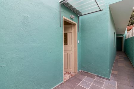 Casa para alugar com 110m², 3 quartos e 2 vagas Casa para alugar com 110m², 3 quartos e 2 vagasQuintal / Corredor Lateral