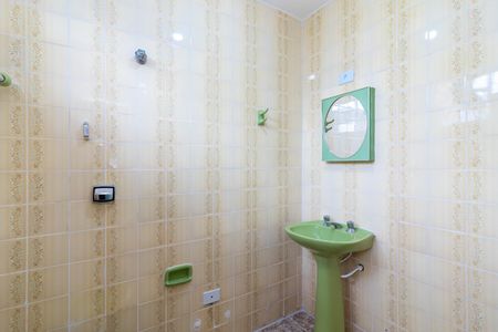 Casa para alugar com 70m², 1 quarto e 1 vaga Casa para alugar com 70m², 1 quarto e 1 vagaBanheiro