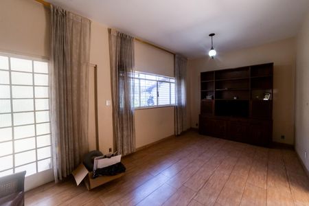 Sala de casa à venda com 8 quartos, 883m² em Santa Tereza, Belo Horizonte