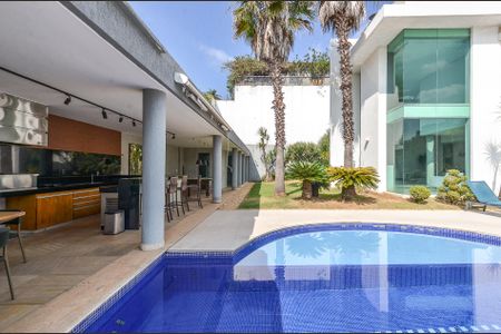 Casa à venda com 700m², 4 quartos e 6 vagas