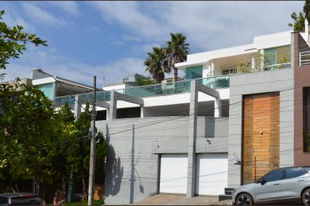 Casa à venda com 700m², 4 quartos e 6 vagas