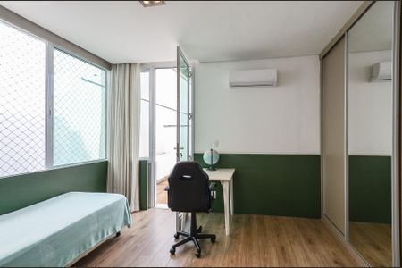Casa à venda com 700m², 4 quartos e 6 vagas