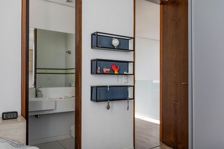 Casa à venda com 700m², 4 quartos e 6 vagas Casa à venda com 700m², 4 quartos e 6 vagasSuíte 3