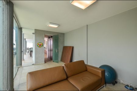 Casa à venda com 700m², 4 quartos e 6 vagas