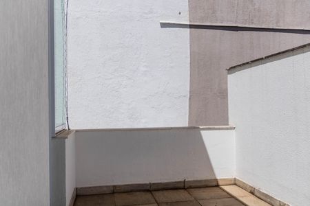 Casa à venda com 700m², 4 quartos e 6 vagas Casa à venda com 700m², 4 quartos e 6 vagasVaranda da Suíte 4