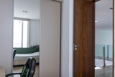 Casa à venda com 700m², 4 quartos e 6 vagas Casa à venda com 700m², 4 quartos e 6 vagasSuíte 4