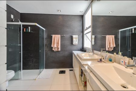 Casa à venda com 700m², 4 quartos e 6 vagas
