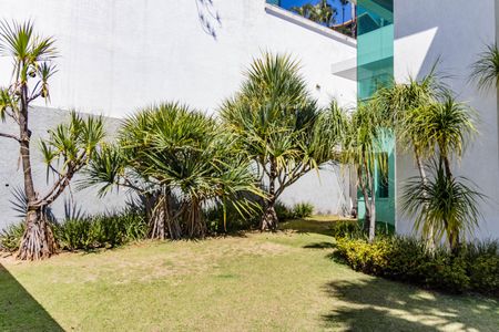 Casa à venda com 700m², 4 quartos e 6 vagas Casa à venda com 700m², 4 quartos e 6 vagasJardim