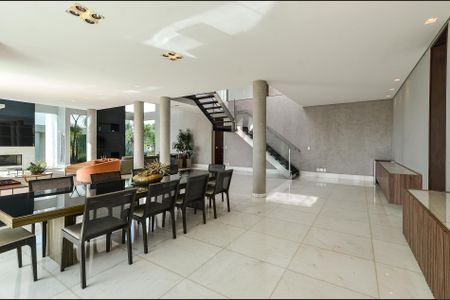 Casa à venda com 700m², 4 quartos e 6 vagas
