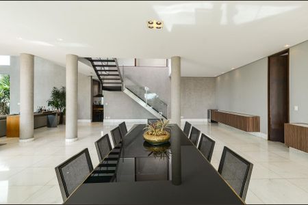 Casa à venda com 700m², 4 quartos e 6 vagas