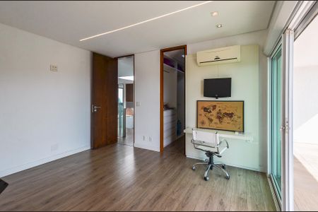 Casa à venda com 700m², 4 quartos e 6 vagas