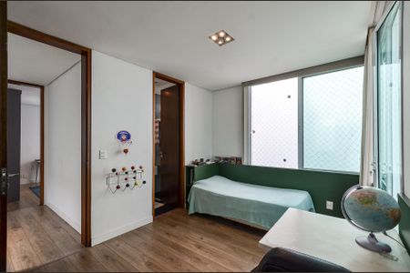 Casa à venda com 700m², 4 quartos e 6 vagas