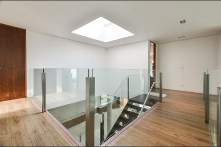 Casa à venda com 700m², 4 quartos e 6 vagas