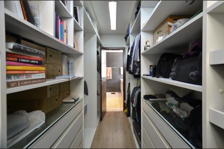 Casa à venda com 700m², 4 quartos e 6 vagas