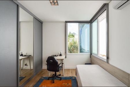 Casa à venda com 700m², 4 quartos e 6 vagas