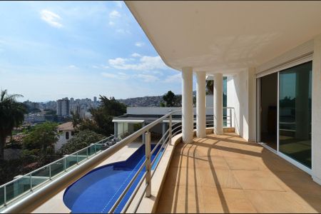 Casa à venda com 700m², 4 quartos e 6 vagas