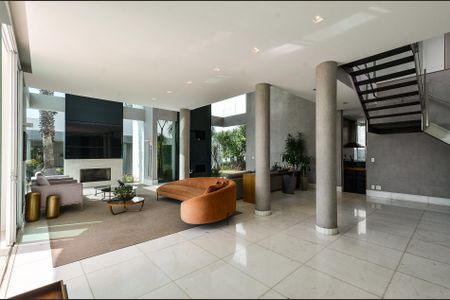 Casa à venda com 700m², 4 quartos e 6 vagas