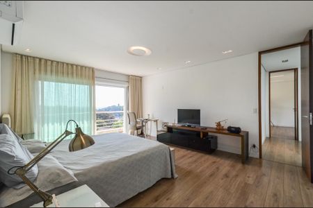 Casa à venda com 700m², 4 quartos e 6 vagas