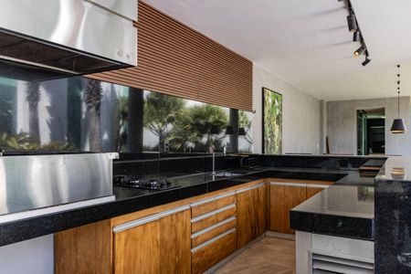 Casa à venda com 700m², 4 quartos e 6 vagas Casa à venda com 700m², 4 quartos e 6 vagasEspaço Gourmet