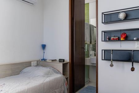 Casa à venda com 700m², 4 quartos e 6 vagas Casa à venda com 700m², 4 quartos e 6 vagasSuíte 3