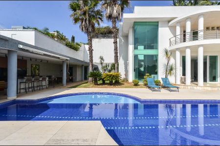 Casa à venda com 700m², 4 quartos e 6 vagas