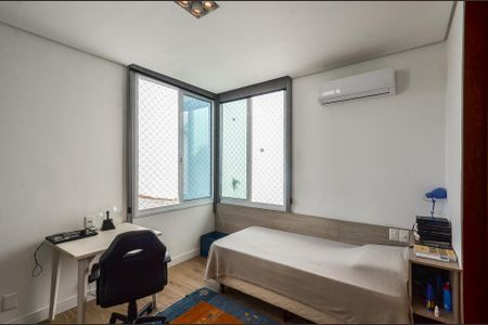 Casa à venda com 700m², 4 quartos e 6 vagas