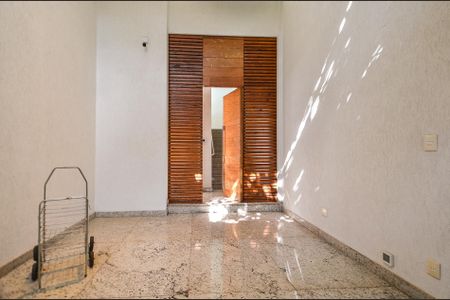 Casa à venda com 700m², 4 quartos e 6 vagas