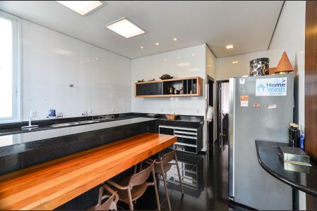 Casa à venda com 700m², 4 quartos e 6 vagas