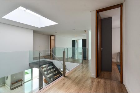 Casa à venda com 700m², 4 quartos e 6 vagas