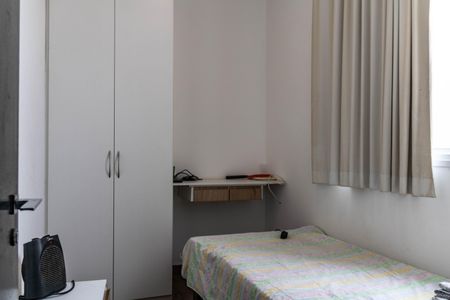 Casa à venda com 700m², 4 quartos e 6 vagas Casa à venda com 700m², 4 quartos e 6 vagasQuarto de Serviço