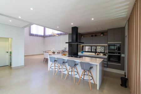 Casa de condomínio à venda com 450m², 3 quartos e 4 vagasCozinha