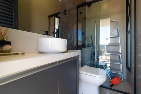 Casa de condomínio à venda com 450m², 3 quartos e 4 vagasBanheiro de Serviço