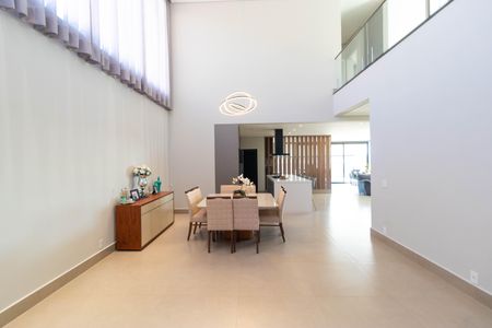 Casa de condomínio à venda com 450m², 3 quartos e 4 vagasSala