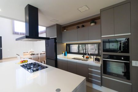 Casa de condomínio à venda com 450m², 3 quartos e 4 vagasCozinha