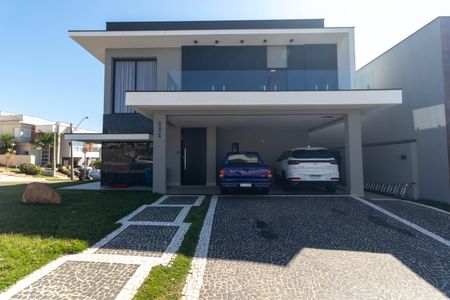 Casa de condomínio à venda com 450m², 3 quartos e 4 vagasFachada